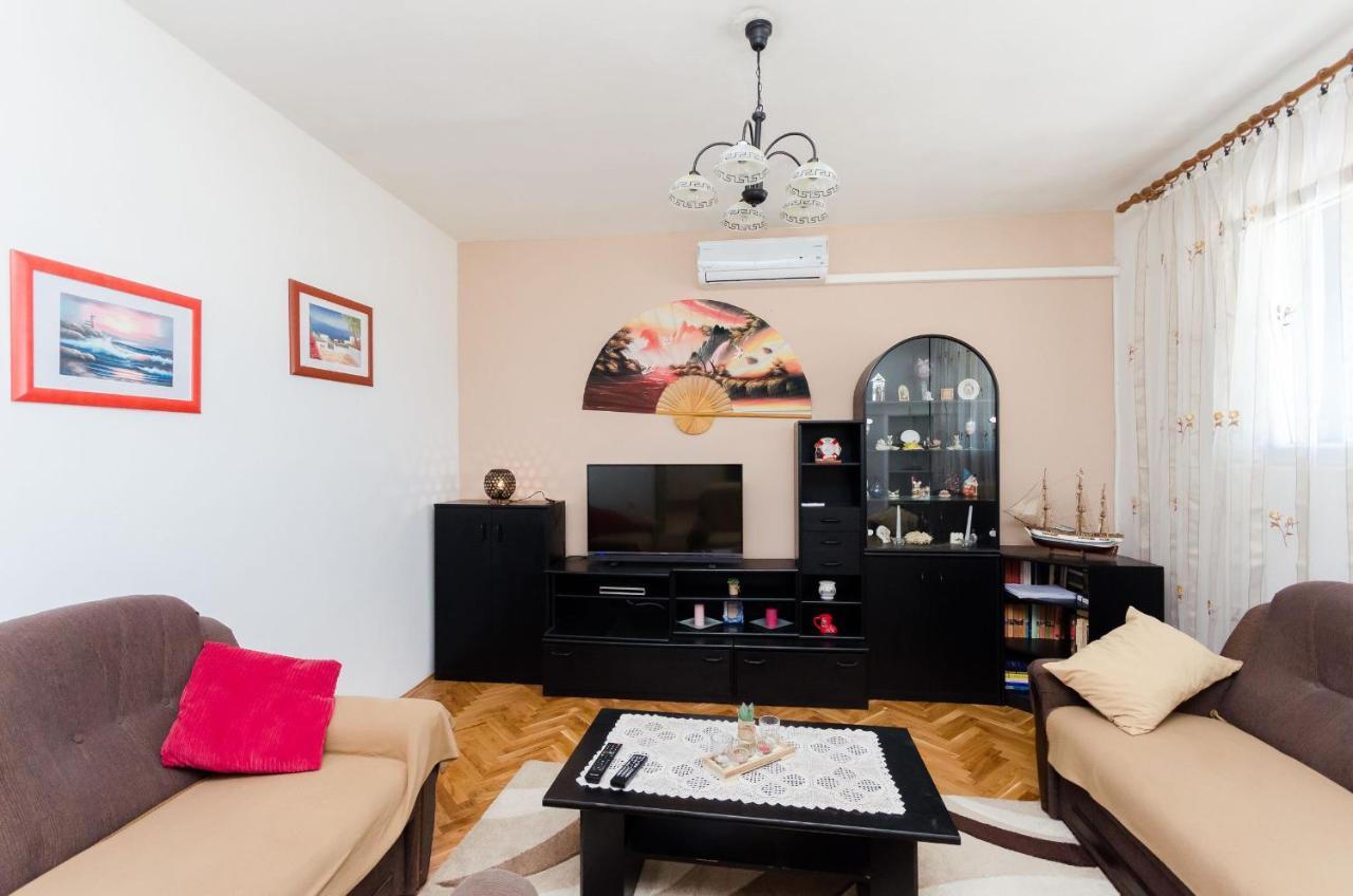Apartments Albina Lopar Exterior photo