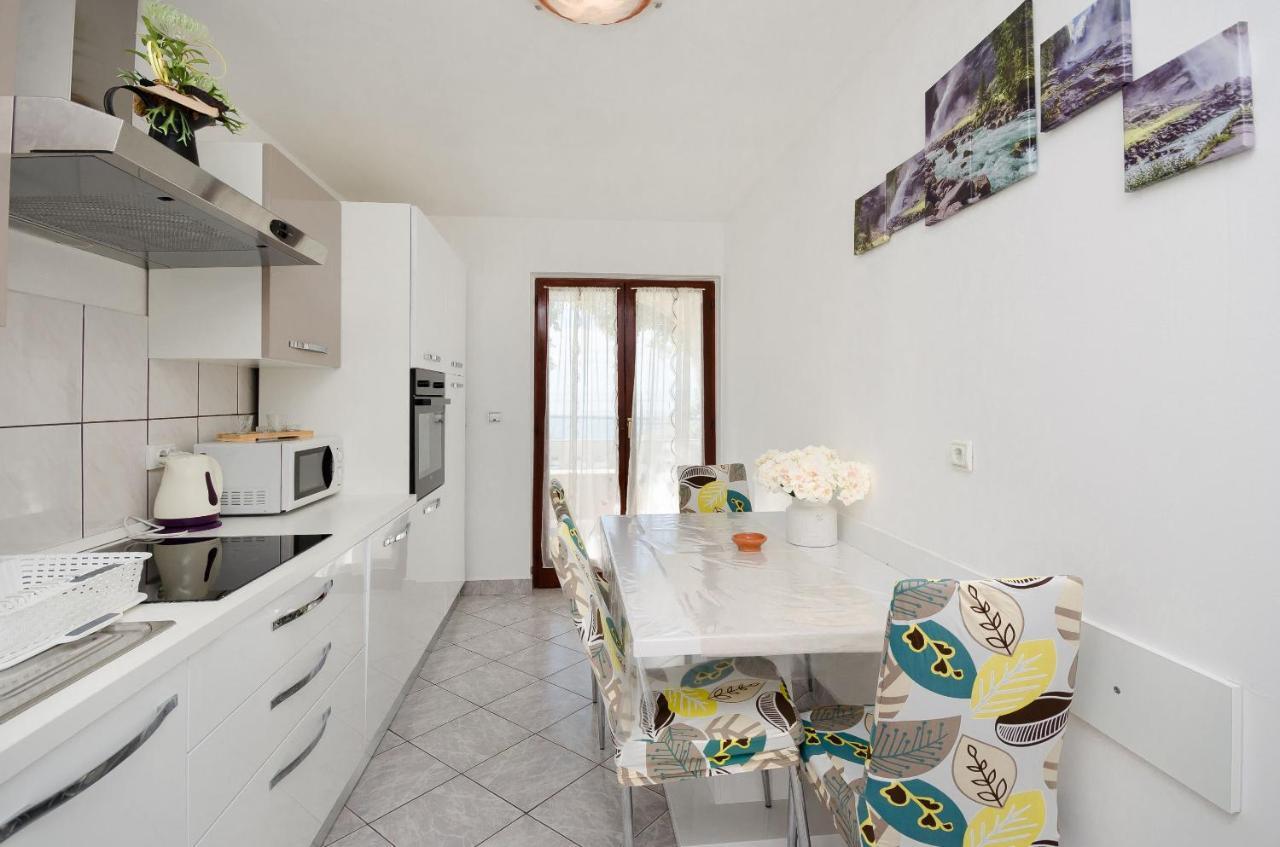 Apartments Albina Lopar Exterior photo